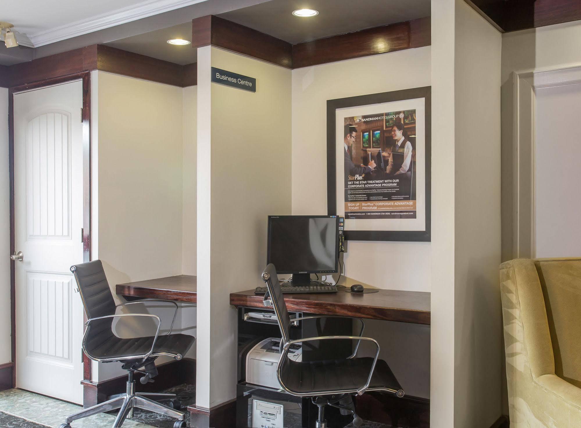Sandman Hotel Red Deer Ngoại thất bức ảnh
