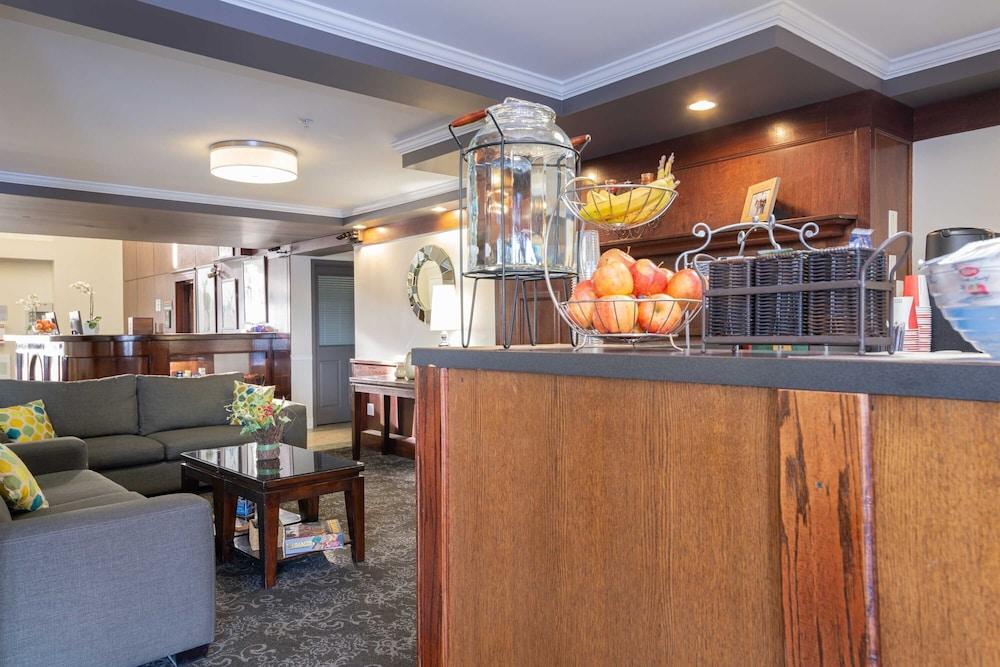 Sandman Hotel Red Deer Ngoại thất bức ảnh