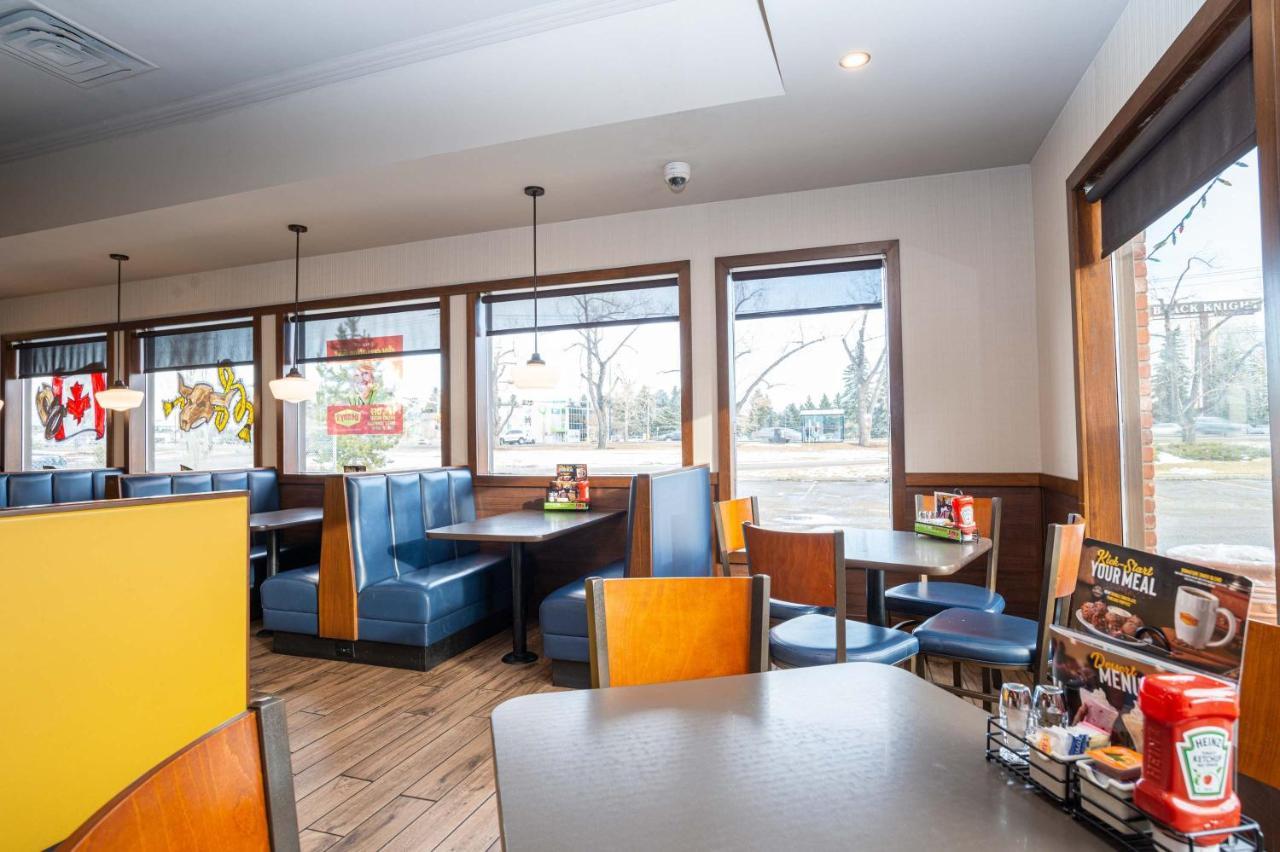 Sandman Hotel Red Deer Ngoại thất bức ảnh