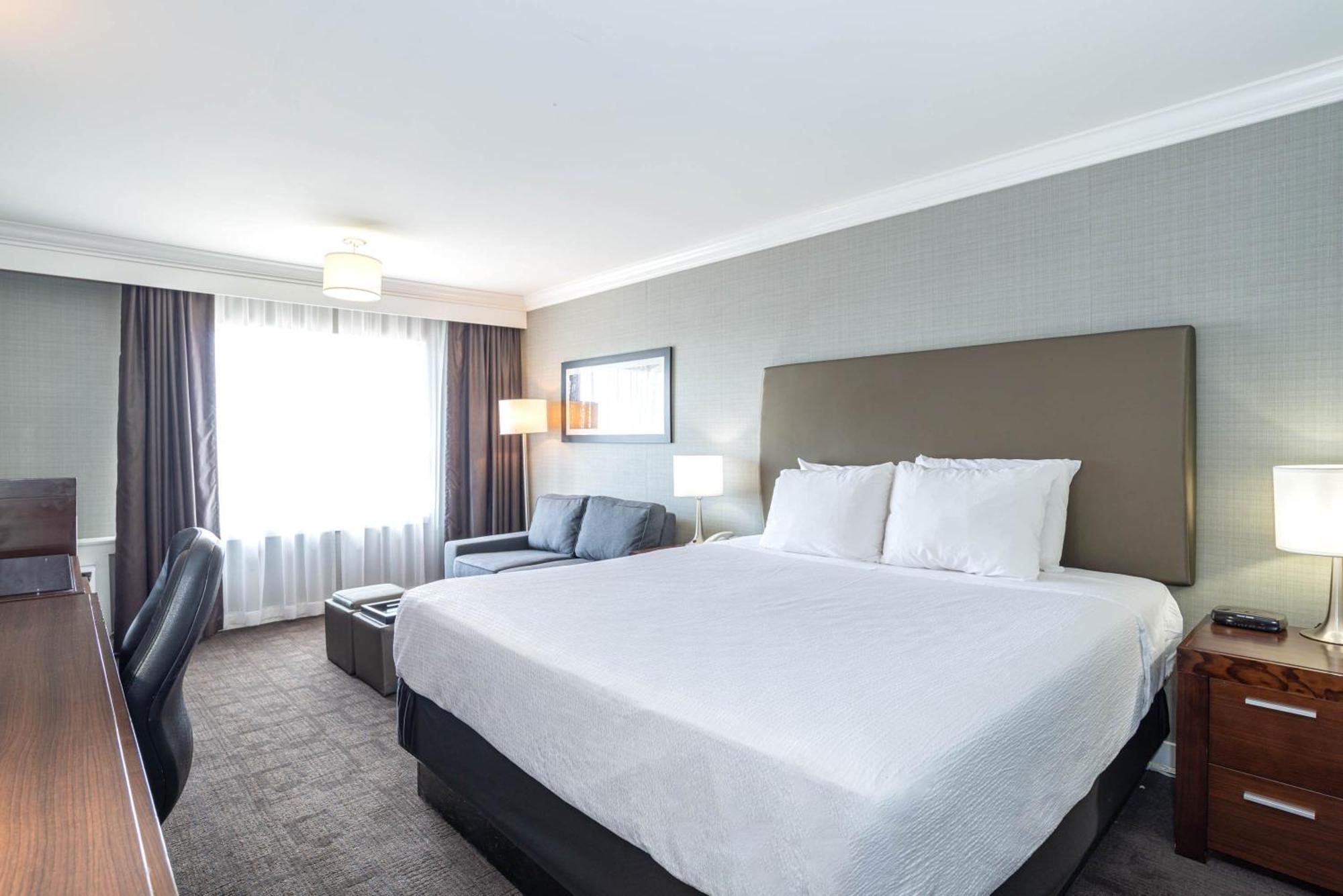 Sandman Hotel Red Deer Ngoại thất bức ảnh