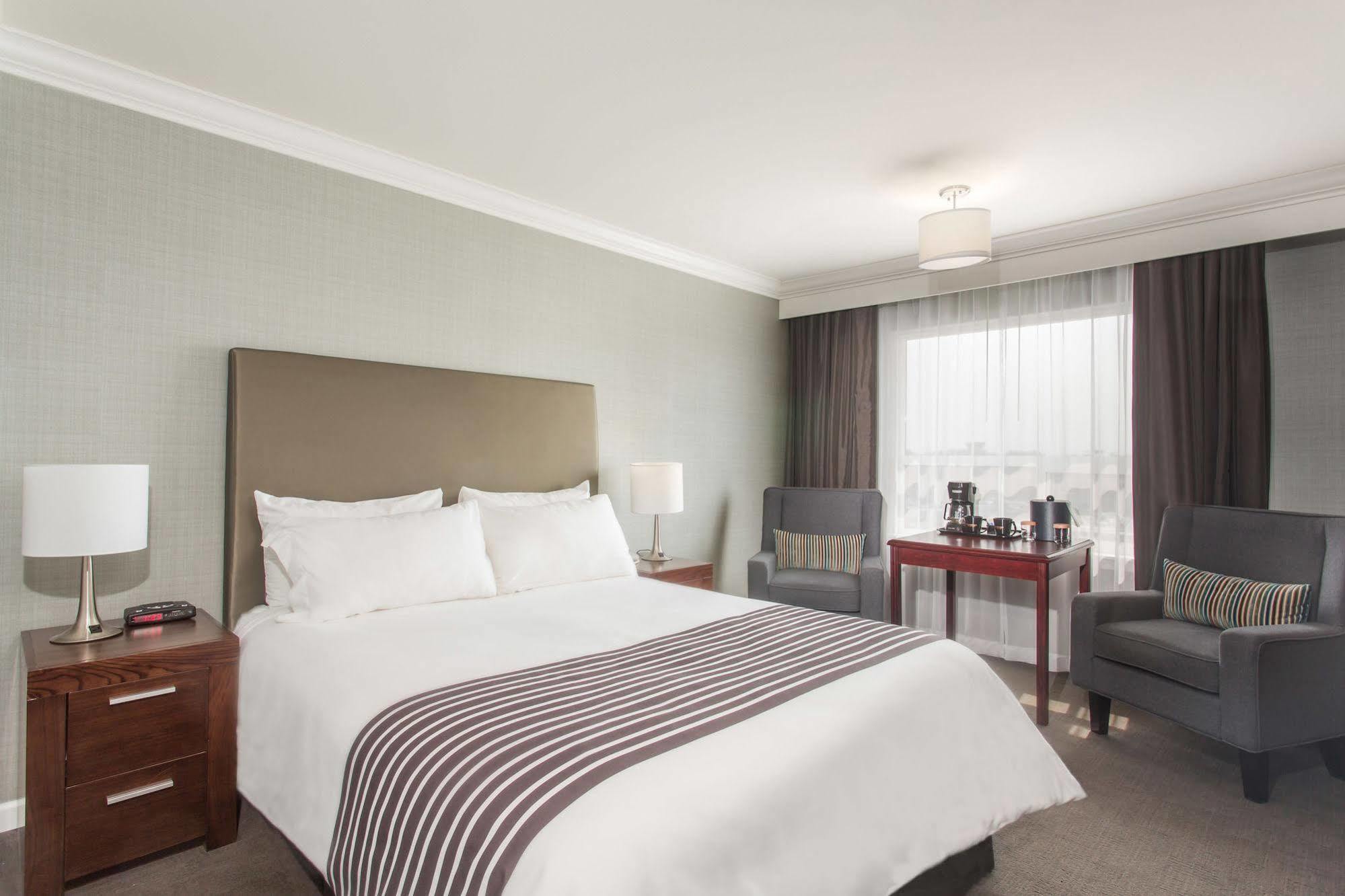 Sandman Hotel Red Deer Ngoại thất bức ảnh